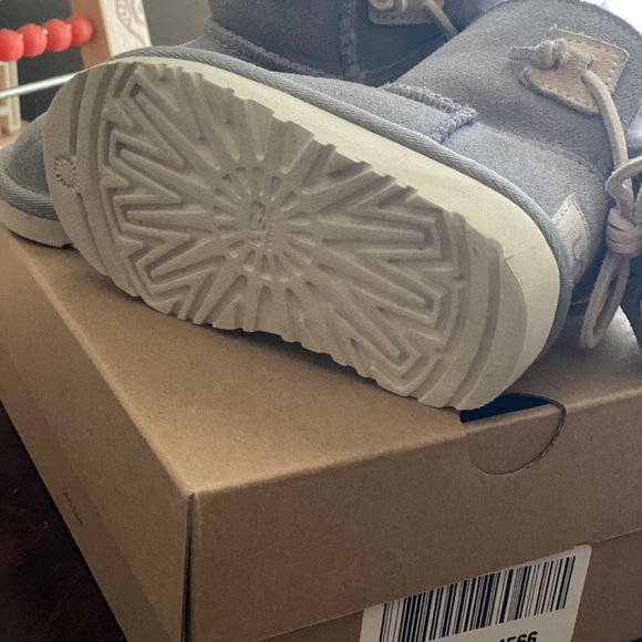 Sold - Picture 3 of 4